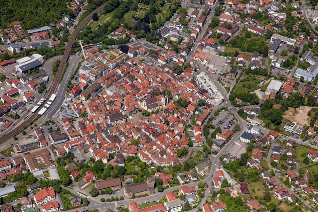 Luftbild mit Blick auf die Altstadt Mosbach